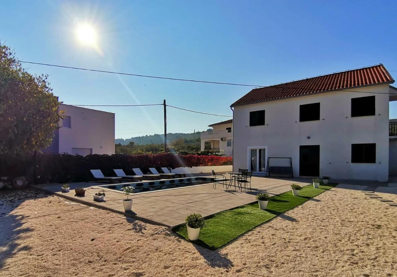 Holiday Home Nino With Amazing Swimming Pool Slatine Exterior photo